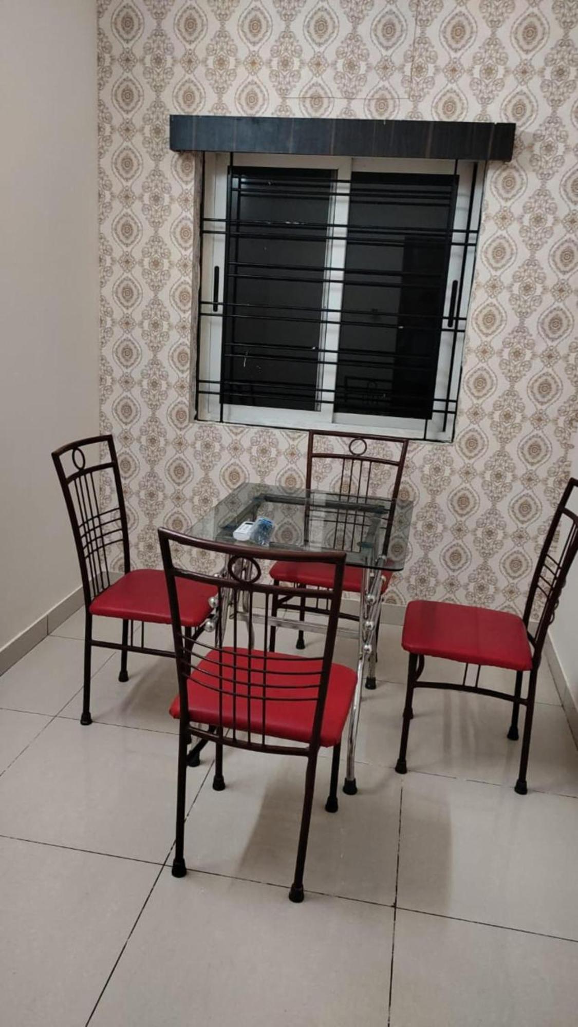 Goroomgo Blue Bell Bhubaneswar - Well Decorated Room -Wifi And Parking Facilities Available מראה חיצוני תמונה