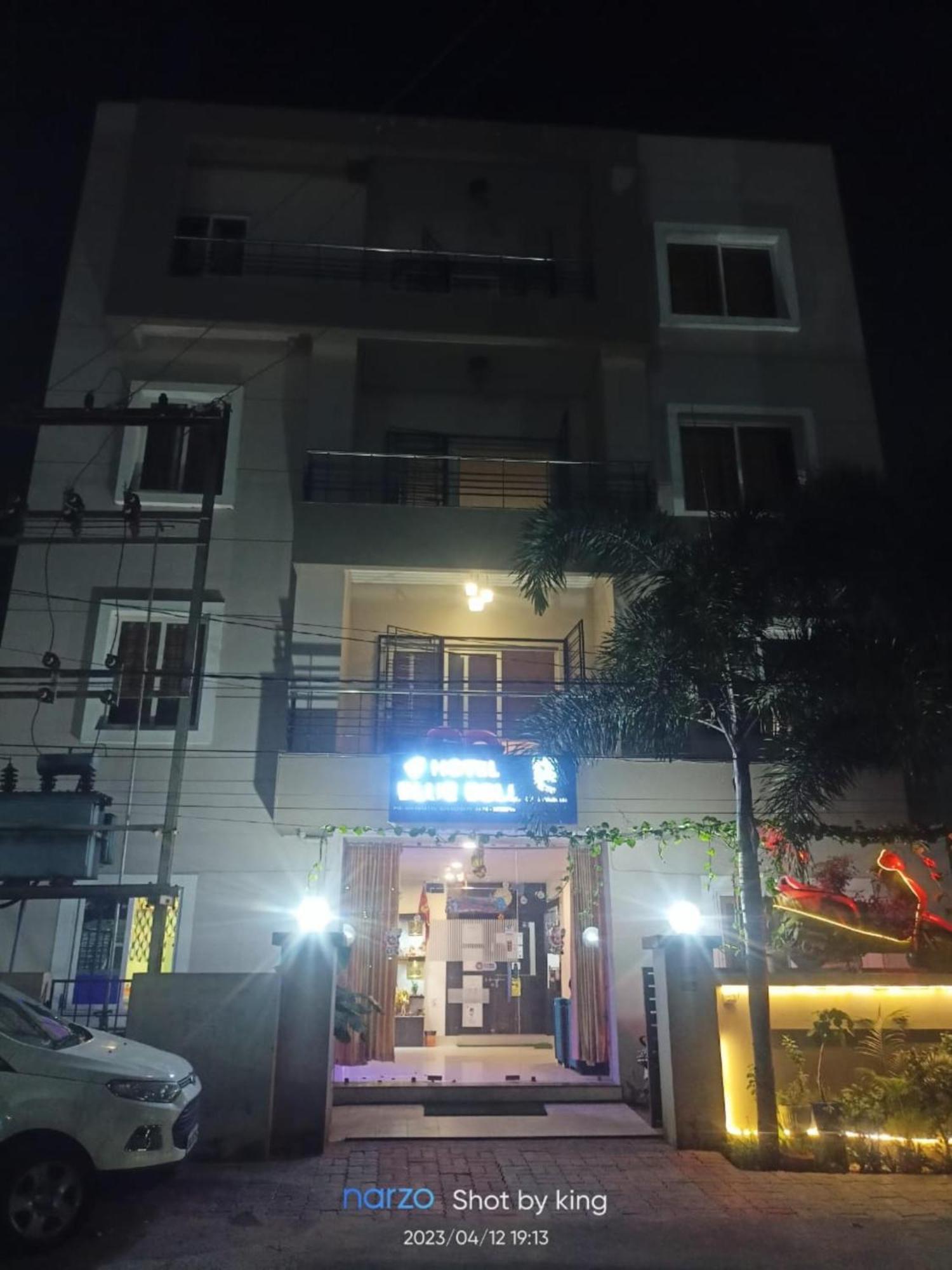 Goroomgo Blue Bell Bhubaneswar - Well Decorated Room -Wifi And Parking Facilities Available מראה חיצוני תמונה